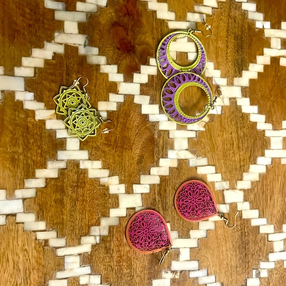 Earrings - Picture 1 of 1